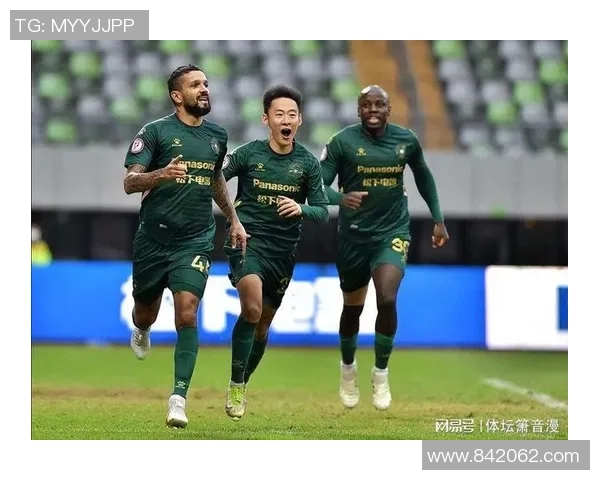 北京足球队以74分稳居锦标赛积分榜首位争冠形势一片大好 北京足球队以74分稳居锦标赛积分榜首位争冠形势一片大好