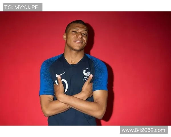 足球明星肌肉手机壁纸精选展现运动魅力与力量之美的视觉盛宴 足球明星肌肉手机壁纸精选展现运动魅力与力量之美的视觉盛宴